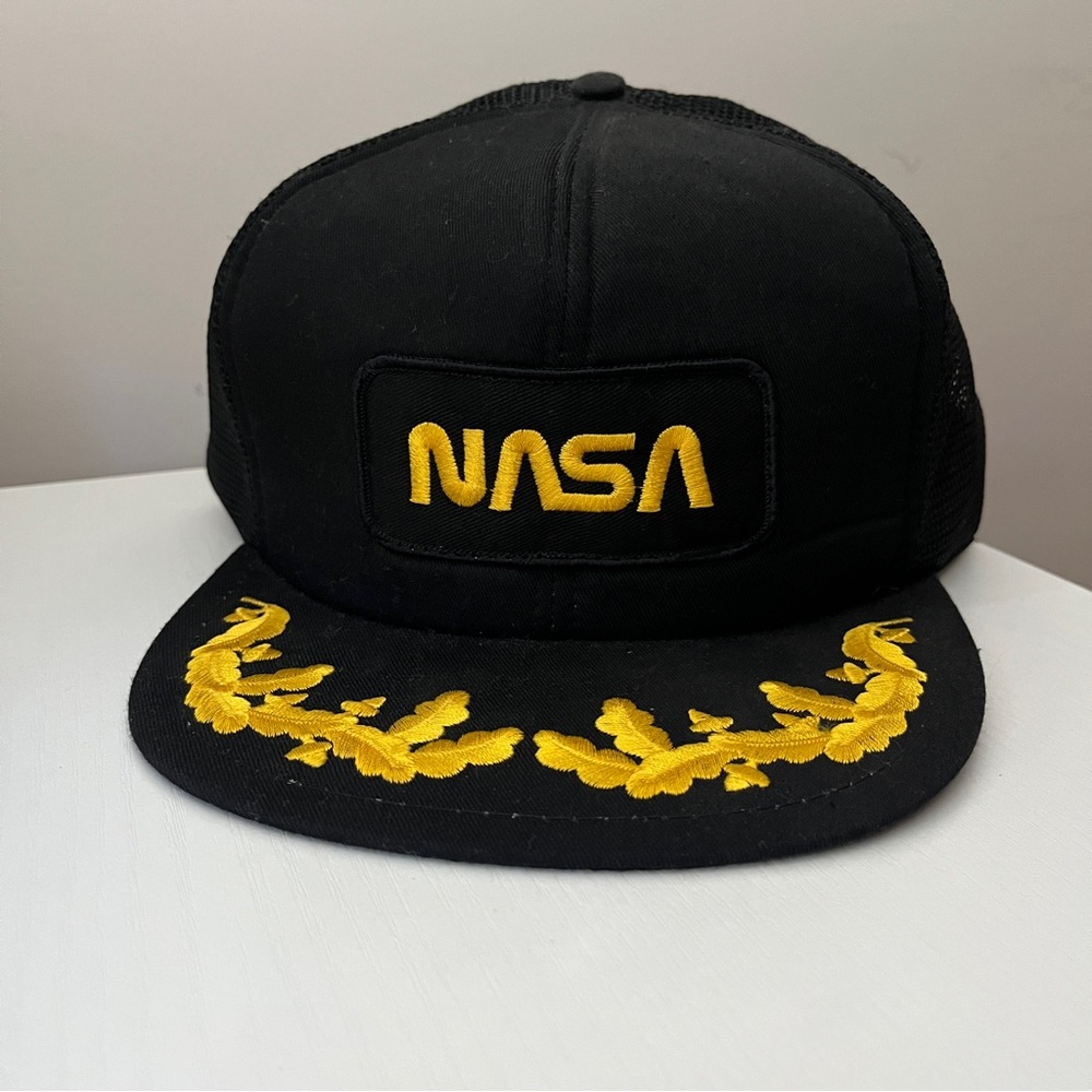 Vintage NASA Trucker Hat 🚀